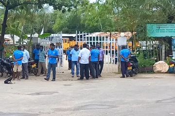 பணிப் பகிஸ்கரிப்பில் குதித்த மட்டக்களப்பு மாநகரசபை ஊழியர்கள்