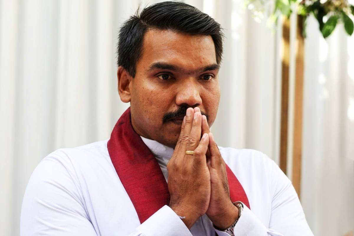 அரசாங்கத்திற்கு எதிராகப் போர்க்கொடி தூக்கும் எதிர்க்கட்சிகள்! ரணில் - சஜித் சந்திப்பு | Sl Opposition To Meet Over Judges Retirement அரசாங்கத்திற்கு எதிராகப் போர்க்கொடி தூக்கும் எதிர்க்கட்சிகள்! ரணில் - சஜித் சந்திப்பு | Sl Opposition To Meet Over Judges Retirement