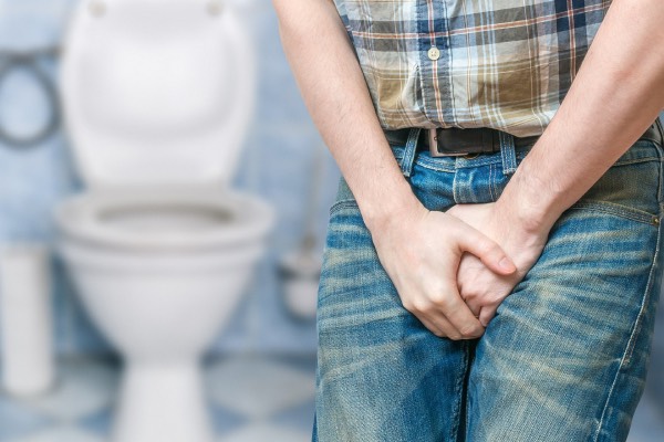 ஆண்கள் எப்படி சிறுநீர் கழிக்க வேண்டும்? மருத்துவர்கள் கூறும் முக்கிய ஆலோசனை! | Benefits Of Sitting While Man Urinating