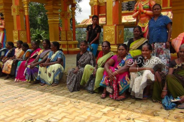 கடைத்தொகுதியை சமூர்த்தி பயனாளிகளுக்கு வழங்க கோரி மக்கள் போராட்டம் (Photos) | People Protest At Patna Junction