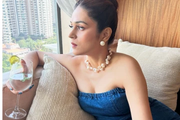 நடிகை ஷ்ரத்தா தாஸ் லேட்டஸ்ட் ஹாட் புகைப்படங்கள்