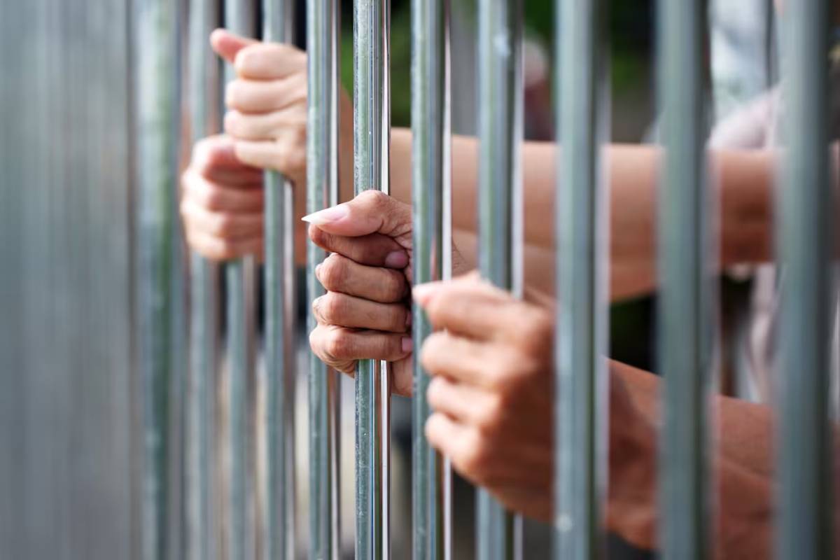 கட்டுநாயக்கவில் போதைப்பொருட்களுடன் கைதான பிக்குகள் : எடுக்கப்படவுள்ள நடவடிக்கை | 22 Sri Lankan Monks Arrested With Rs 1 1 Bn Drugs