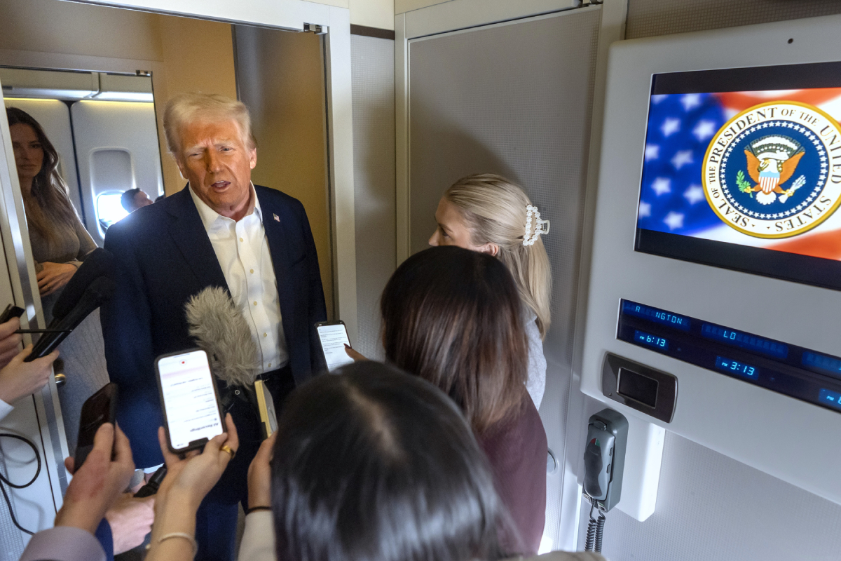 அமெரிக்காவின் 20 எண்ணெய் கப்பல்களுக்கு ஈரான் அனுமதி! புலம்பித் திரியும் ட்ரம்ப் | Trump Said Iran To Give Us 20 Ships Of Oil