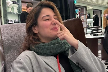 வெளிநாட்டில் தமன்னா.. என்ன செய்திருக்கிறார் பாருங்க! அழகிய ஸ்டில்கள்