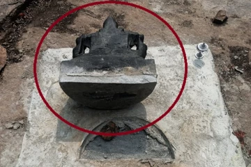 தமிழர் பூர்வீக வழிபாட்டு புனித பாறையை இடித்தழிக்க அனுமதி வழங்கிய சிறிலங்கா அரசாங்கம்!
