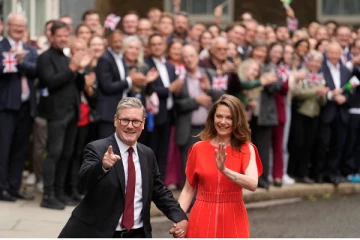 பிரித்தானியாவில் 11 பெண்கள் அடங்களாக 25 பேர் கொண்ட அமைச்சரவை!