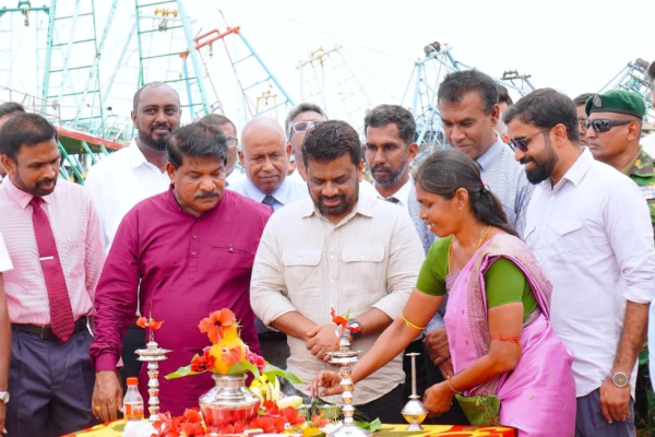 யாழிற்கு ஜனாதிபதி விஜயம்; கெட்ட வார்த்தைகளால் ஏசிய பொலிஸார் | President Anura Visit Jaffna Tension Due To Police