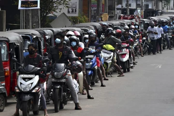 மேலும் ஒருவரின் உயிரைப்பறித்த எரிபொருள் வரிசை!