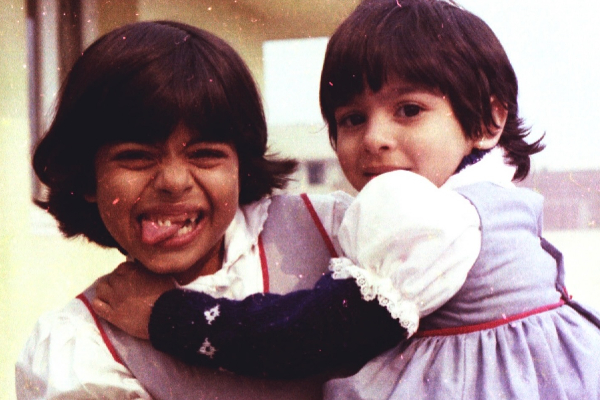 இந்த போட்டோவில் இருக்கும் குழந்தை யார் தெரியுமா? டாப் நடிகையாக இருந்தவர் தான் | Guess The Actresses In Childhood Photo