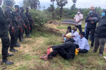 யாழ். சாட்டி மாவீரர் துயிலுமில்லத்தில் இராணுவத்தினரின் கடுமையான கெடுபிடி (Photos)