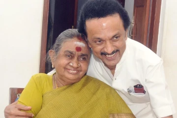 முதல்வரின் தாயார் திடீரென மருத்துவமனையில் அட்மிட் - பரபரப்பு!