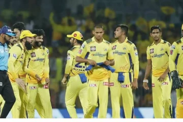 விகெட்டுகளை தெறிக்க விட்ட சிஎஸ்கே : வெற்றி யாருக்கு