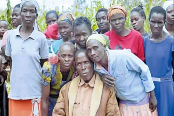 20 மனைவிகளுடன் வாழும் நபர்; அடேங்கப்பா.. குமுறும் இளைஞர்கள்!