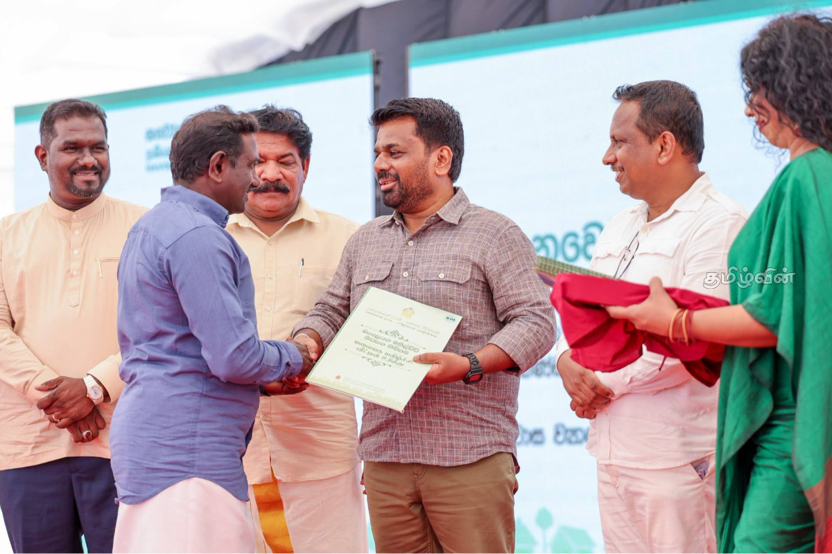 இந்தியாவில் உள்ள இலங்கை அகதிகள் நாட்டுக்குத் திரும்ப வசதி செய்யப்படும் - ஜனாதிபதி அநுர தெரிவிப்பு | Anura Kumar Statement About Sri Lankan Refugees இந்தியாவில் உள்ள இலங்கை அகதிகள் நாட்டுக்குத் திரும்ப வசதி செய்யப்படும் - ஜனாதிபதி அநுர தெரிவிப்பு | Anura Kumar Statement About Sri Lankan Refugees