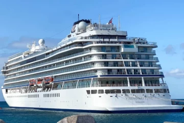 900 சுற்றுலா பயணிகளுடன் கொழும்பு வந்த அதிசொகுசு கப்பல்