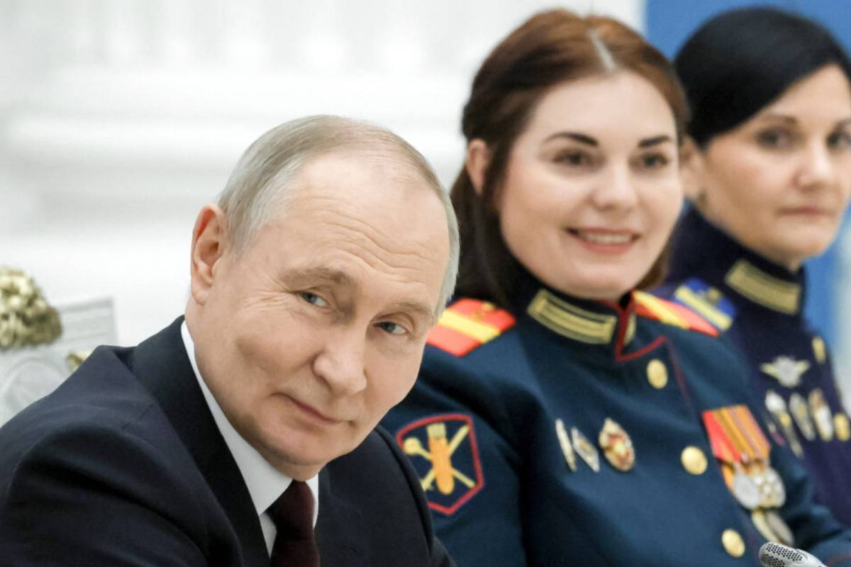 ஈரானுக்கு ஆயுத ஏற்றுமதியைத் தொடங்கும் ரஷ்யா: பகிரங்கமாக சொன்ன ஒரு விடயம் | Russia Sending Drones To Iran