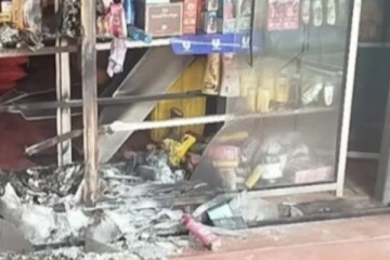 யாழில் தீயில் கருகிய வர்த்தக நிலையம்