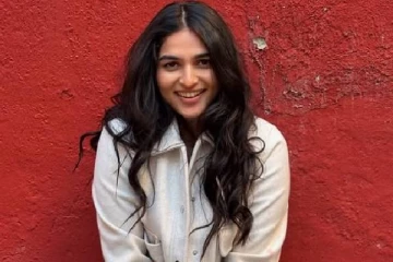 டிராகன் பட நாயகி கயாடு லோஹரின் சில அழகிய போட்டோஸ்