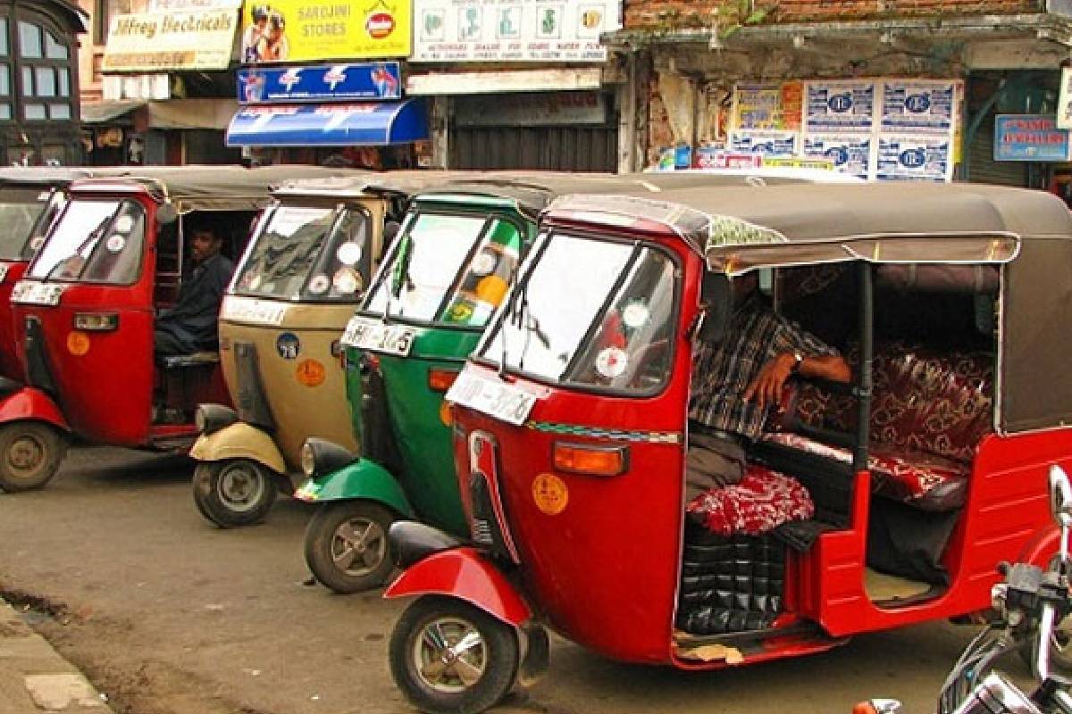 பெட்ரோல் விலை குறைக்கப்பட்டாலும் முச்சக்கரவண்டி கட்டணத்தில் மாற்றமில்லை | No Change In Petrol Price Three Wheeler Fares
