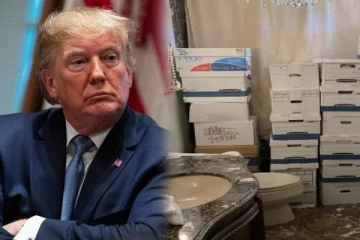 குளியலறையில் கிடைத்த ரகசிய ஆவணங்கள் - தொக்கா சிக்கிய டிரம்ப்!