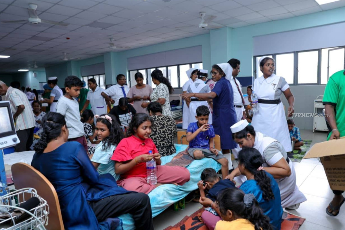 யாழ் ஆலயத் திருவிழாவில் அதிக வெளிச்சம்; நூற்றிற்கும் மேற்பட்டோர் வைத்தியசாலைகளில் | Excessive Lighting Jaffna Temple Vision Impairment