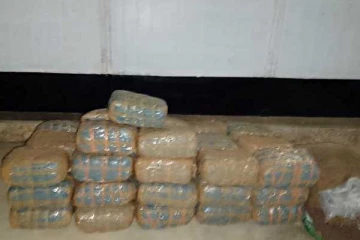 யாழில் கஞ்சா கடத்தலில் ஈடுப்பட்ட இருவர் கைது