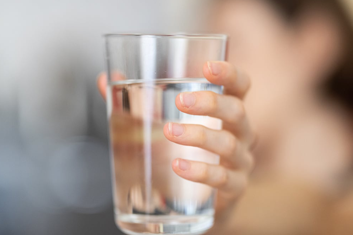 එක උණු වතුර කෝප්පෙකට මෙච්චර දෙයක් කරන්න පුළුවන් කියලා දන්නවා නම් හැමෝම උණු වතුරම බොයි | Benefits Of Drinking Warm Water Daily එක උණු වතුර කෝප්පෙකට මෙච්චර දෙයක් කරන්න පුළුවන් කියලා දන්නවා නම් හැමෝම උණු වතුරම බොයි | Benefits Of Drinking Warm Water Daily