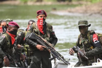 கொலம்பியாவில் கெரில்லா குழு நடத்திய தாக்குதலில் 39 பேர் பலி