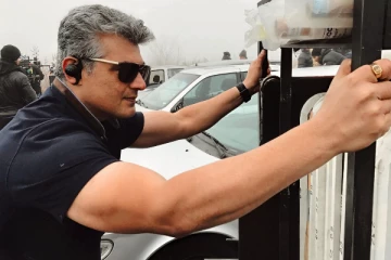 கிளீன் ஷேவ் லுக்கில் தல அஜித்! ரசிகையுடன் அவர் எடுத்துக்கொண்ட ரீசெண்ட் புகைப்படம்...