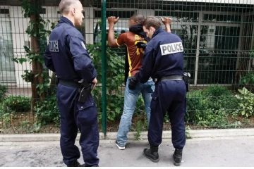 இலங்கையில் தேடப்படும் சமிந்த சில்வா பிரான்ஸில் கைது!