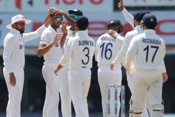 இலங்கை தொடரை முடித்து இங்கிலாந்துக்கு இந்த 2 இந்திய வீரர்கள் வந்ததே வேஸ்ட்! இறுதி வரைக்கும் விளையாட வாய்ப்பு கிடையாதாம்