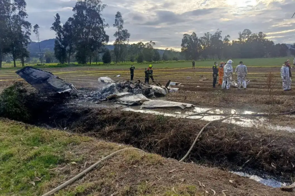 விமான விபத்தில் பிரபல பாடகர் உயிரிழப்பு - இசை கச்சேரிக்கு செல்லும் போது நேர்ந்த சோகம் | Colombia Singer Yeison Jimenez Dies In Plane Crash