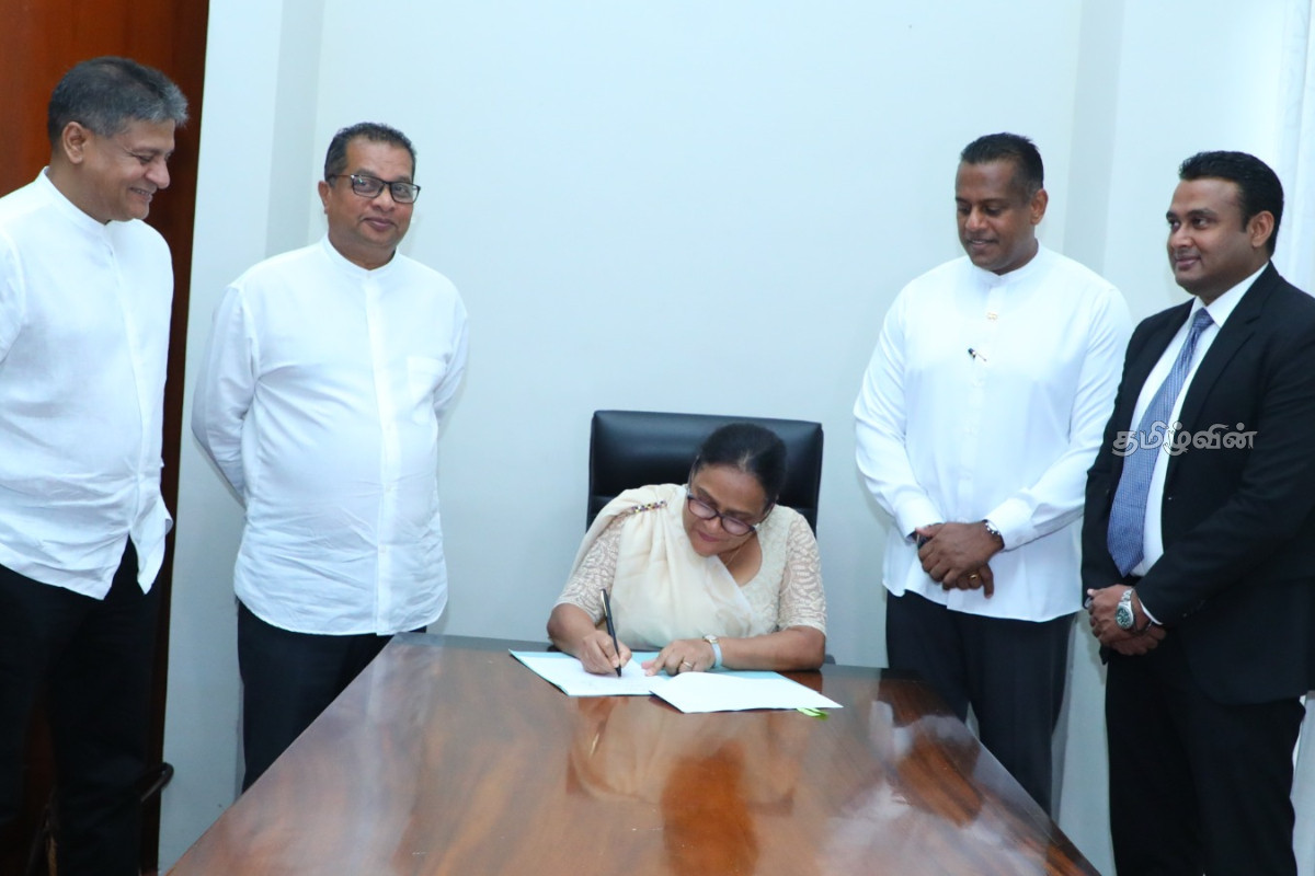 உயர் நீதிமன்ற நீதியரசர் வெற்றிடங்களால் நீதித்துறை முடக்கம்:நாடாளுமன்றில் எதிர்க்கட்சிகள் கூட்டாகப் பிரேரணை | Judiciary Paralyzed High Court Judge Vacancies