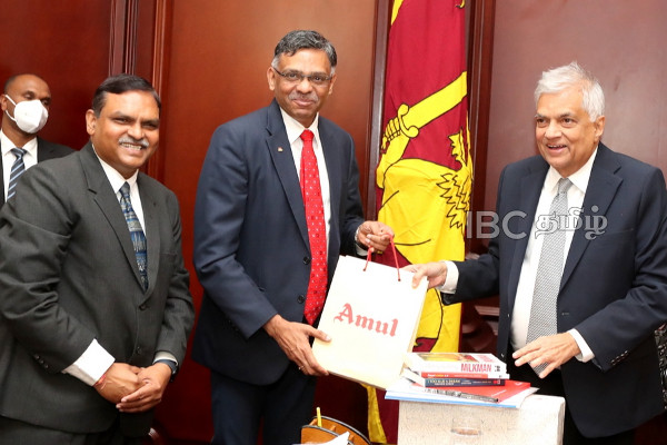இலங்கையை தன்னிறைவு அடையச்செய்ய இந்தியா இணக்கம் | Indian High Commissioner Meets President Ranil