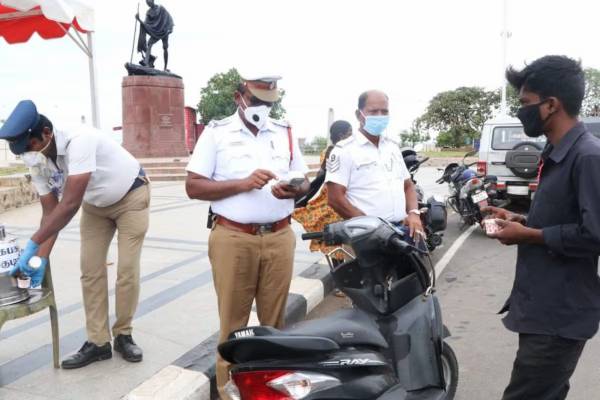 இதை மட்டும் செய்துவிட்டு வாகனம் ஓட்டாதீர்கள் - உங்களுக்காக காத்திருக்கும் போக்குவரத்து காவல்துறை | Police Alert Motorists