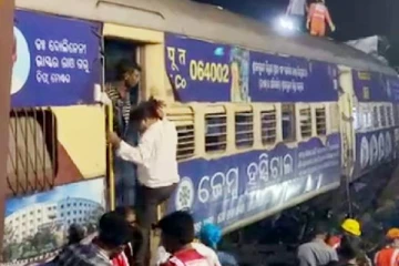 ஆந்திர மாநிலத்தில் இரு ரயில்கள் ஒன்றுடன் ஒன்று மோதி பயங்கர விபத்து!