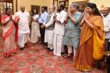 மணிப்பூர் விவகாரம்...ஜனாதிபதி திரௌபதி முர்முவை சந்தித்த எதிர்க்கட்சி எம்.பி.க்கள்