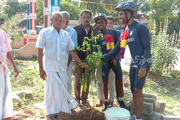 11 நாட்களில் 1300 கீலோ மீற்றர் தூரம் பயணித்த இளைஞர்கள் (PHOTOS) | Batticaloa Sri Lanka Coast