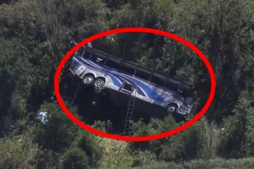 40 மாணவர்களுடன் 50 அடி பள்ளத்தில் பாய்ந்த பேருந்து: விசாரணையில் தெரியவந்த காரணம்