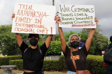 போர் குற்றவாளிகளை சர்வதேச குற்றவியல் நீதிமன்றில் நிறுத்துக ! கவனத்தை  ஈர்த்த சிங்கள மக்களின் கோரிக்கை
