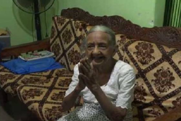 இலங்கையில் கொரோனா தடுப்பூசி போட்டுக்கொண்ட 103 வயது தாய்! | 103 Year Old Mother Vaccinated Corona In Sri Lanka இலங்கையில் கொரோனா தடுப்பூசி போட்டுக்கொண்ட 103 வயது தாய்! | 103 Year Old Mother Vaccinated Corona In Sri Lanka