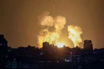 காஸா மீது இஸ்ரேல் வான்வழி தாக்குதல் - 10 பேர் உயிரிழப்பு..!