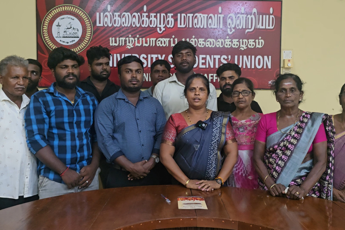 யாழ். பல்கலைக்கழக மாணவர் ஒன்றிய பிரதிநிதிகளை சந்தித்த வலிந்து காணாமல் ஆக்கப்பட்டோரின் உறவுகள் | Jaffna Uni Students Union Missing Relatives யாழ். பல்கலைக்கழக மாணவர் ஒன்றிய பிரதிநிதிகளை சந்தித்த வலிந்து காணாமல் ஆக்கப்பட்டோரின் உறவுகள் | Jaffna Uni Students Union Missing Relatives