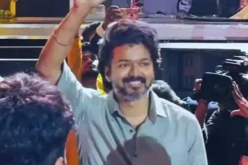 எங்களை விஜய் மதிக்கமாட்டாரா, புலம்பும் விஜய் ரசிகர்கள்