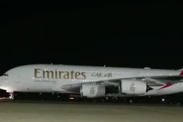 இலங்கையில் தரையிறங்கிய உலகின் மிகப்பெரிய விமானம்