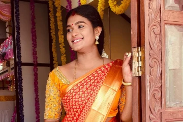 ஏற்கனவே திருமணம் ஆனவரை நிச்சயதார்த்தம் செய்த சீரியல் நடிகை நக்ஷத்திரா! யார் அவர்?