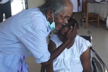 இலங்கையில் நெகிழ்ச்சி; யுத்தம் காரணமாக பிரிந்து 33 வருடங்களின் பின்னர் மீண்டும் சேர்ந்த தம்பதி!