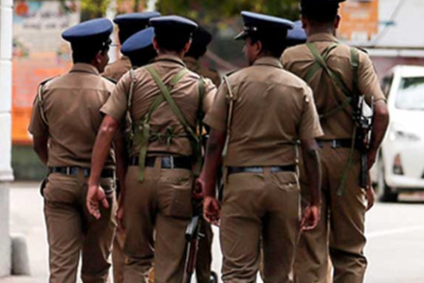 பாடசாலை மாடியில் இருந்து விழுந்த 15 வயது மாணவி..! | Sri Lanka School Girl Police
