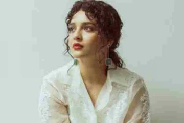 வேட்டையன் பட நாயகி ரித்திகா சிங்கின் கலக்கல் போட்டோஸ்