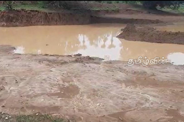 வலி. வடக்கில் சட்டவிரோத மண் அகழ்வு (Video) | Illegal Excavation In Jaffna